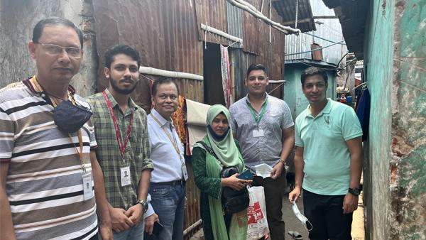 Research team on location with Farhana Yeasmin—faculty at International Centre for Diarrhoeal Disease Research and a co-director on the study. Dhaka, Bangladesh